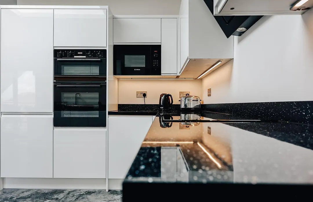 Coastal Haven: Southbourne's Two-Bedroom Retreat-1
